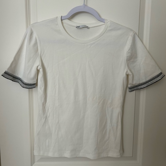 NWOT Zara Trimmed White T-Shirt Size M - Picture 3 of 6